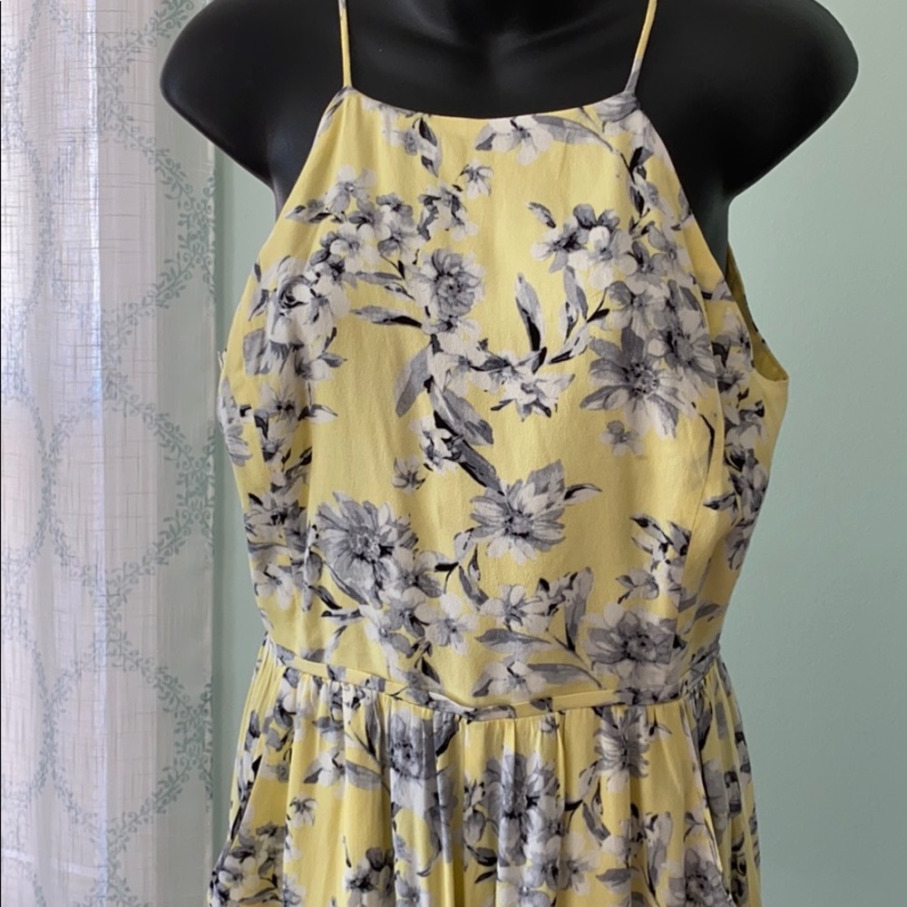 Forever 21 yellow floral romper Size XS - Picture 9 of 12